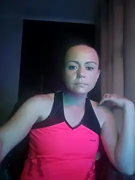 Snapshot of MrsBunnyBum chatting on 7, 5, 2026 MrsBunnyBum online show from 7, 5, 2026