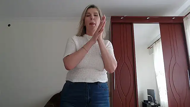 sensualEmilia online show from 6, 11, 2025