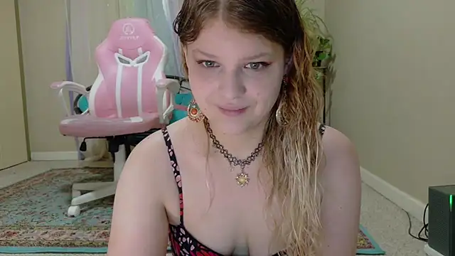 Snapshot of Emihaze chatting on 24, 4, 2026 Emihaze online show from 24, 4, 2026