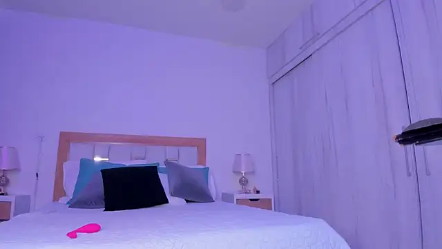 mia hank online show from 9, 3, 2025