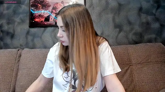 CassieMils online show from 28, 2, 2025