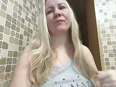 Snapshot of PrettyHairyBlonde chatting on 1, 1, 2025 PrettyHairyBlonde online show from 1, 1, 2025