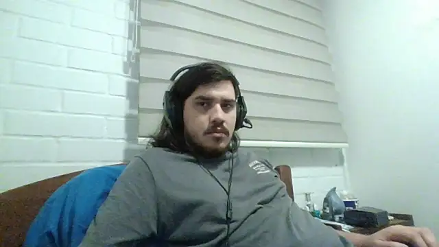 hung weeb online show from 4, 4, 2026