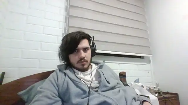 hung weeb online show from 5, 8, 2026