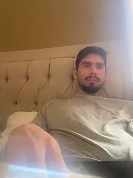 Snapshot of Tomthelong chatting on 11, 3, 2025 Tomthelong online show from 11, 3, 2025