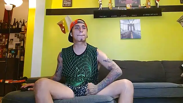 Snapshot of zaking22cm chatting on 12, 7, 2026 zaking22cm online show from 12, 7, 2026