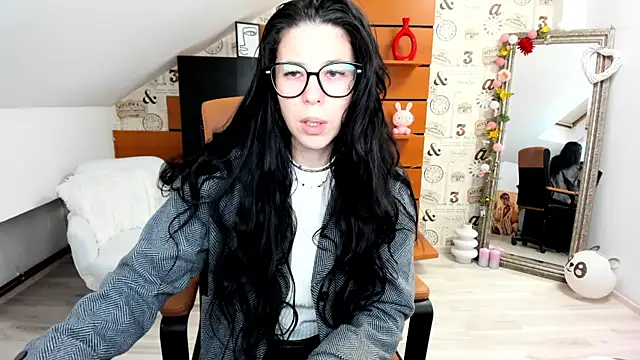 EmillyTaylor online show from 10, 10, 2025