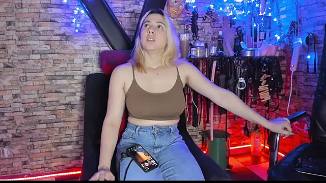 Liltildeman moon online show from 14, 12, 2025