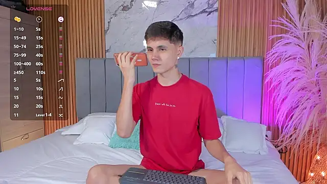 Snapshot of DustinLevine chatting on 12, 2, 2026 DustinLevine online show from 12, 2, 2026