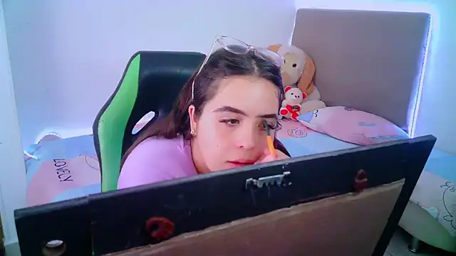 Snapshot of _alicia_z chatting on 28, 1, 2025 alicia z online show from 28, 1, 2025