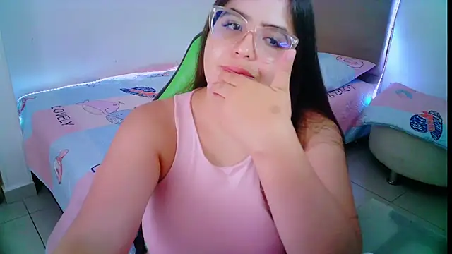 Snapshot of _alicia_z chatting on 1, 2, 2025 alicia z online show from 1, 2, 2025