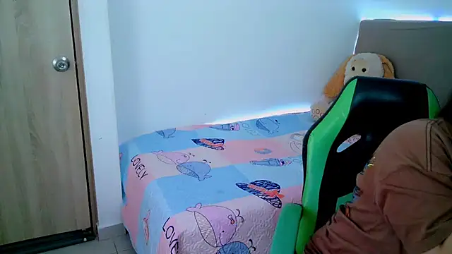 Snapshot of _alicia_z chatting on 18, 2, 2025 alicia z online show from 18, 2, 2025