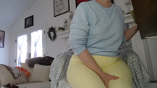 AuroraWillows online show from 5, 1, 2026