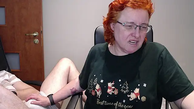 Snapshot of JoannaAndNeighbour chatting on 30, 12, 2024 JoannaAndNeighbour online show from 30, 12, 2024