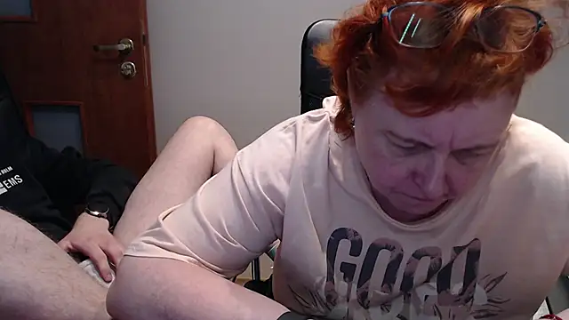 Snapshot of JoannaAndNeighbour chatting on 2, 3, 2025 JoannaAndNeighbour online show from 2, 3, 2025