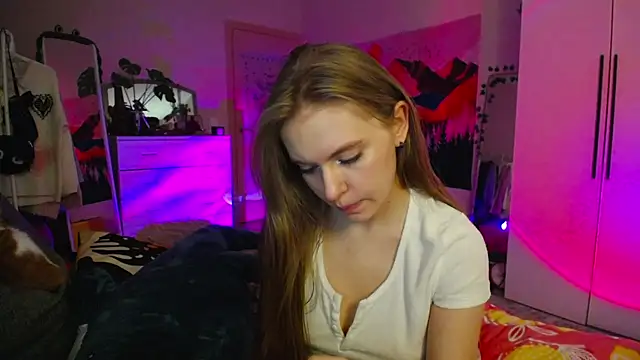 Snapshot of KittyNeon chatting on 20, 12, 2024 KittyNeon online show from 20, 12, 2024