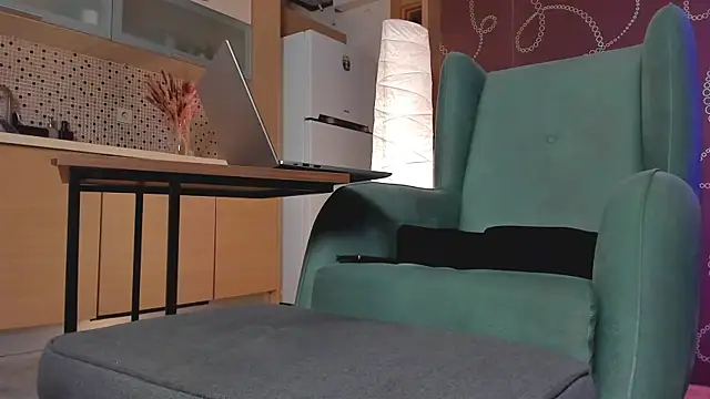 Yourfreebird online show from 9, 2, 2025