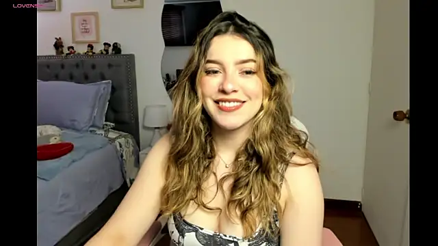 Snapshot of samysweet_8 chatting on 3, 12, 2024 samysweet 8 online show from 3, 12, 2024