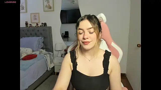 Snapshot of samysweet_8 chatting on 10, 12, 2024 samysweet 8 online show from 10, 12, 2024