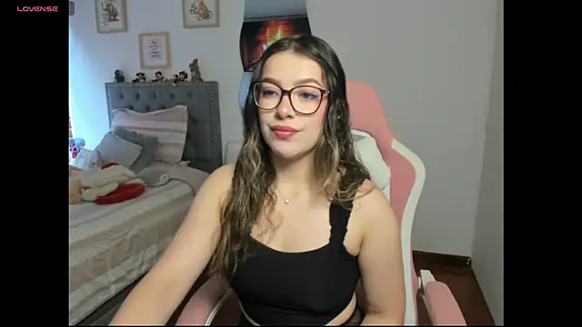 Snapshot of samysweet_8 chatting on 3, 10, 2025 samysweet 8 online show from 3, 10, 2025