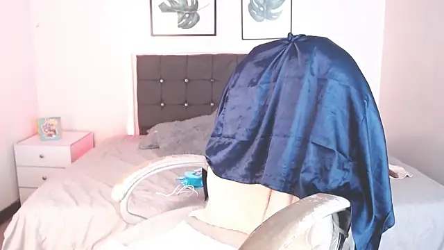 selena yourmilf online show from 1, 4, 2026