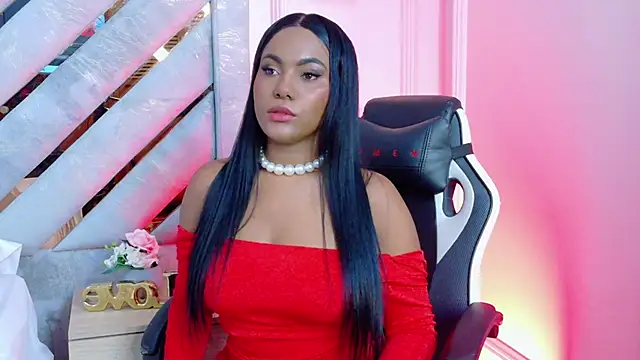 Snapshot of Sara_Boom chatting on 5, 12, 2025 Sara Boom online show from 5, 12, 2025