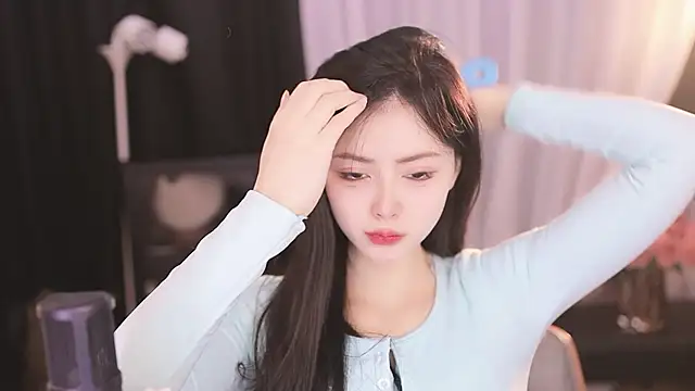 Snapshot of Ocean--Lili chatting on 28, 2, 2025 Ocean--Lili online show from 28, 2, 2025