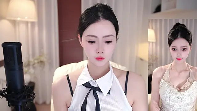 Snapshot of Ocean--Lili chatting on 9, 10, 2025 Ocean--Lili online show from 9, 10, 2025