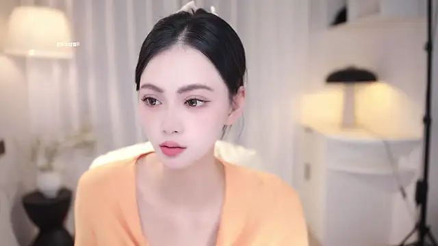 Snapshot of Ocean--Lili chatting on 19, 10, 2025 Ocean--Lili online show from 19, 10, 2025