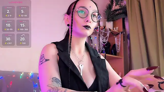 Jinhee Noir online show from 13, 12, 2025