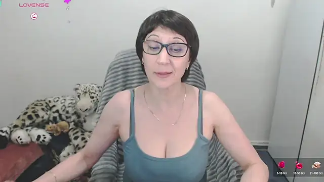 Snapshot of Ammillia chatting on 5, 2, 2025 Ammillia online show from 5, 2, 2025