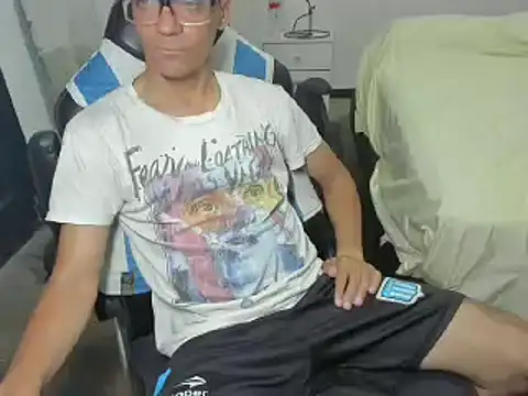 Snapshot of guachin_hunk chatting on 15, 12, 2024 guachin hunk online show from 15, 12, 2024
