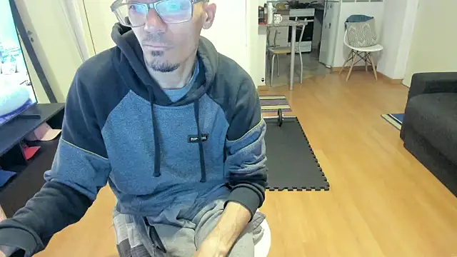 Snapshot of guachin_hunk chatting on 9, 9, 2025 guachin hunk online show from 9, 9, 2025