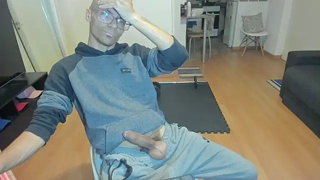 Snapshot of guachin_hunk chatting on 10, 9, 2025 guachin hunk online show from 10, 9, 2025