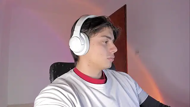 Giordano Russo online show from 2, 4, 2026