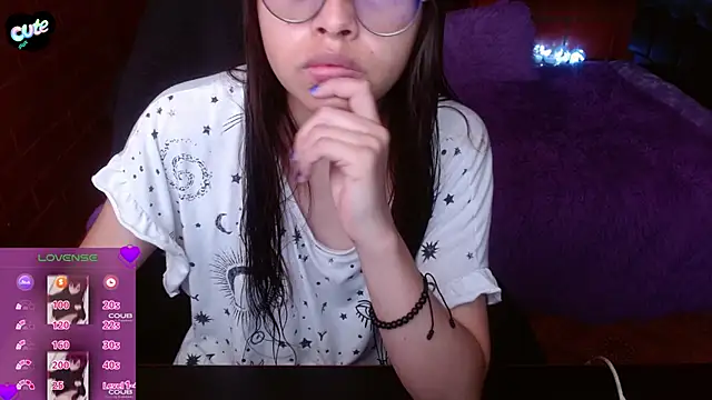 Snapshot of MidoriQuiinn chatting on 3, 6, 2026 MidoriQuiinn online show from 3, 6, 2026