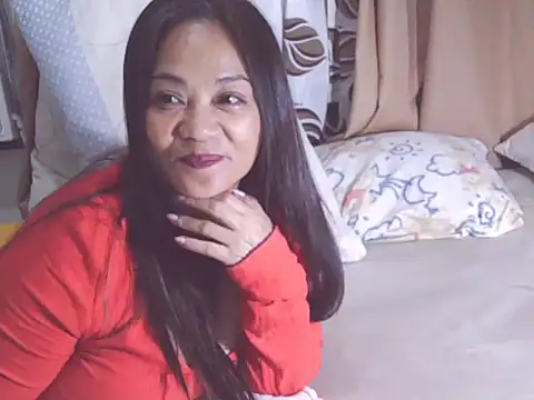 Snapshot of mommylicious chatting on 7, 3, 2025 mommylicious online show from 7, 3, 2025