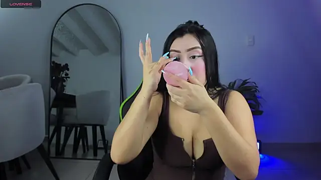 Snapshot of caroline23_x chatting on 20, 2, 2025 caroline23 x online show from 20, 2, 2025