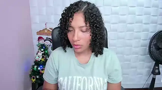 Snapshot of DannaBerry chatting on 5, 12, 2024 DannaBerry online show from 5, 12, 2024