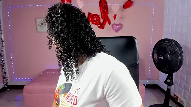 Snapshot of DannaBerry chatting on 13, 2, 2025 DannaBerry online show from 13, 2, 2025