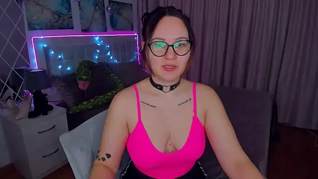 Snapshot of EsterLogan chatting on 31, 12, 2024 EsterLogan online show from 31, 12, 2024