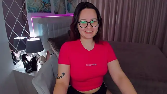 Snapshot of EsterLogan chatting on 24, 1, 2025 EsterLogan online show from 24, 1, 2025