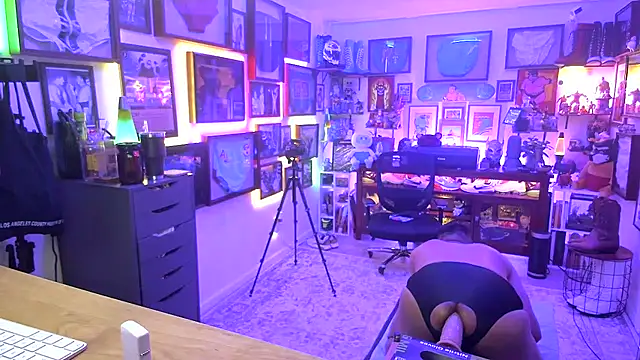 Snapshot of Briefs_bud chatting on 8, 2, 2025 Briefs bud online show from 8, 2, 2025