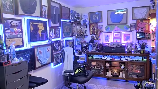 Snapshot of Briefs_bud chatting on 13, 9, 2025 Briefs bud online show from 13, 9, 2025