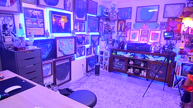 Snapshot of Briefs_bud chatting on 30, 11, 2025 Briefs bud online show from 30, 11, 2025