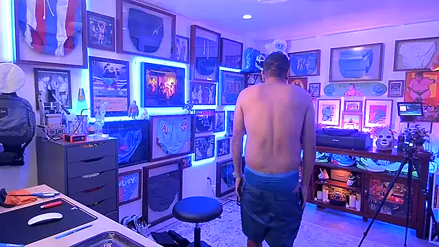 Snapshot of Briefs_bud chatting on 1, 12, 2025 Briefs bud online show from 1, 12, 2025