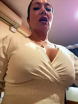 Snapshot of angelitasexy81 chatting on 3, 10, 2025 angelitasexy81 online show from 3, 10, 2025