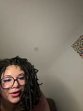 Snapshot of IamSashaLuv chatting on 28, 2, 2025 IamSashaLuv online show from 28, 2, 2025