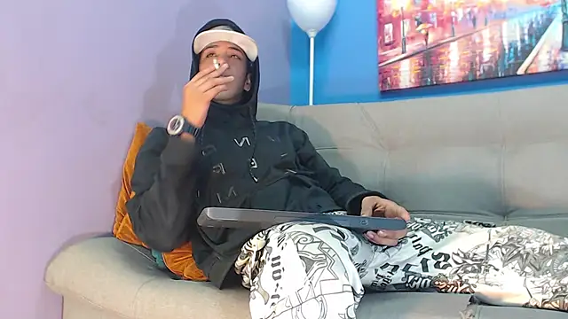 Snapshot of Robert_Kingg chatting on 17, 12, 2024 Robert Kingg online show from 17, 12, 2024