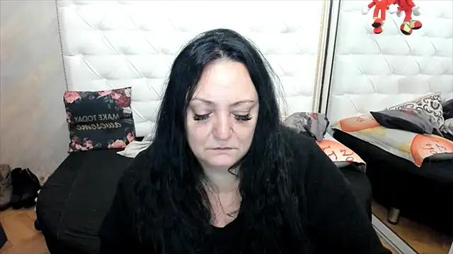 Snapshot of lady_lauren chatting on 8, 12, 2024 lady lauren online show from 8, 12, 2024